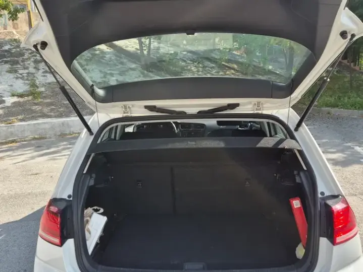 Volkswagen Golf VII