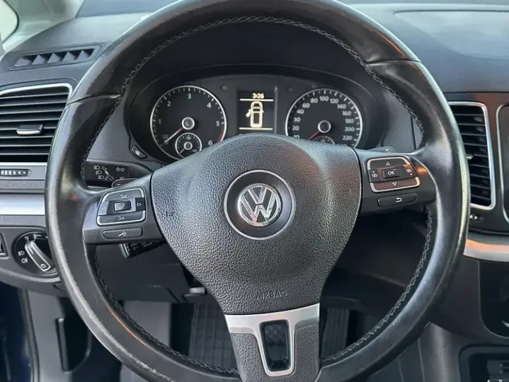 Volkswagen Sharan II 2.0 TDI DSG BlueMotion Technology Life