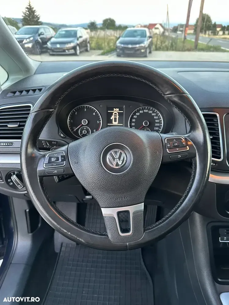 Volkswagen Sharan II 2.0 TDI DSG BlueMotion Technology Life — imagine 5