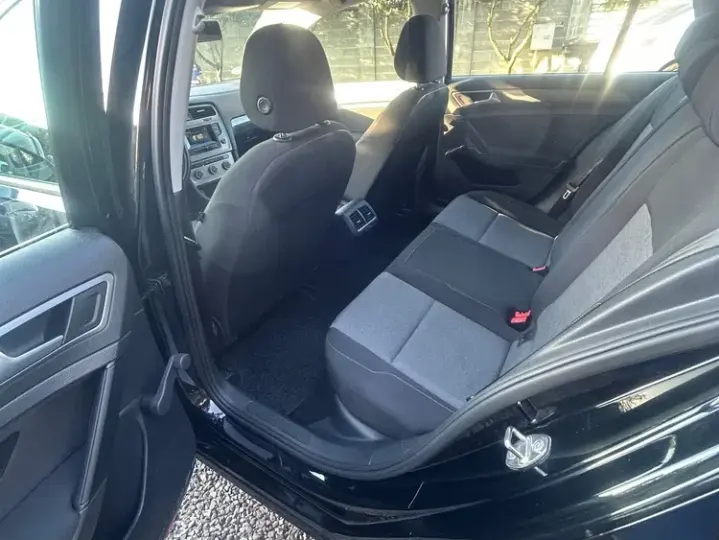 Volkswagen Golf VII
