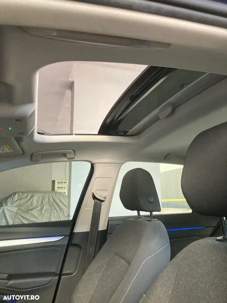 Volkswagen Golf VIII 1.5 eTSI ACT DSG MHEV Life — imagine 5