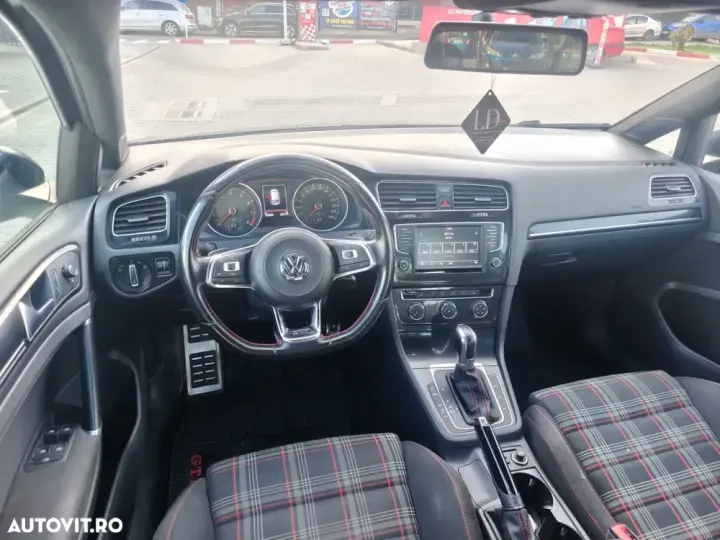 Volkswagen Golf VII 2.0 GTI DSG