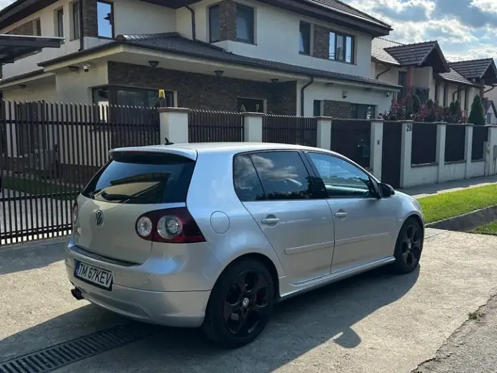 Volkswagen Golf V