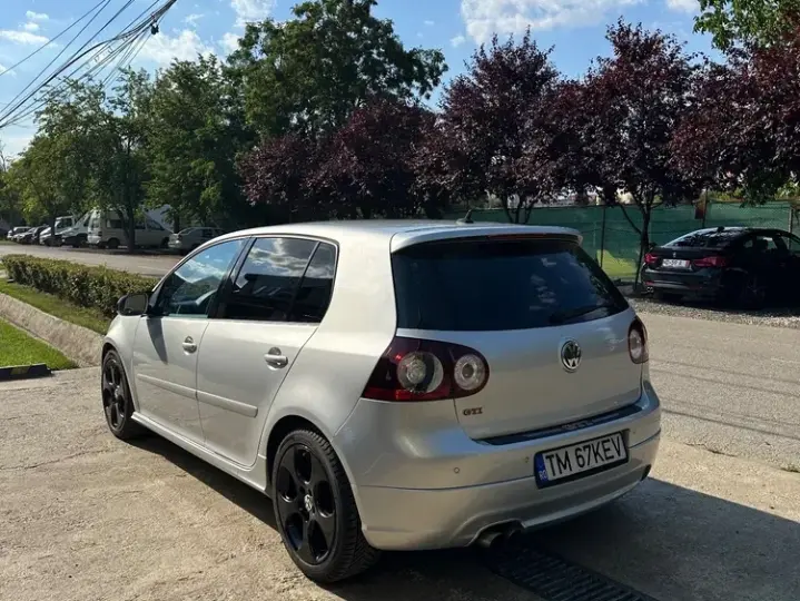 Volkswagen Golf V