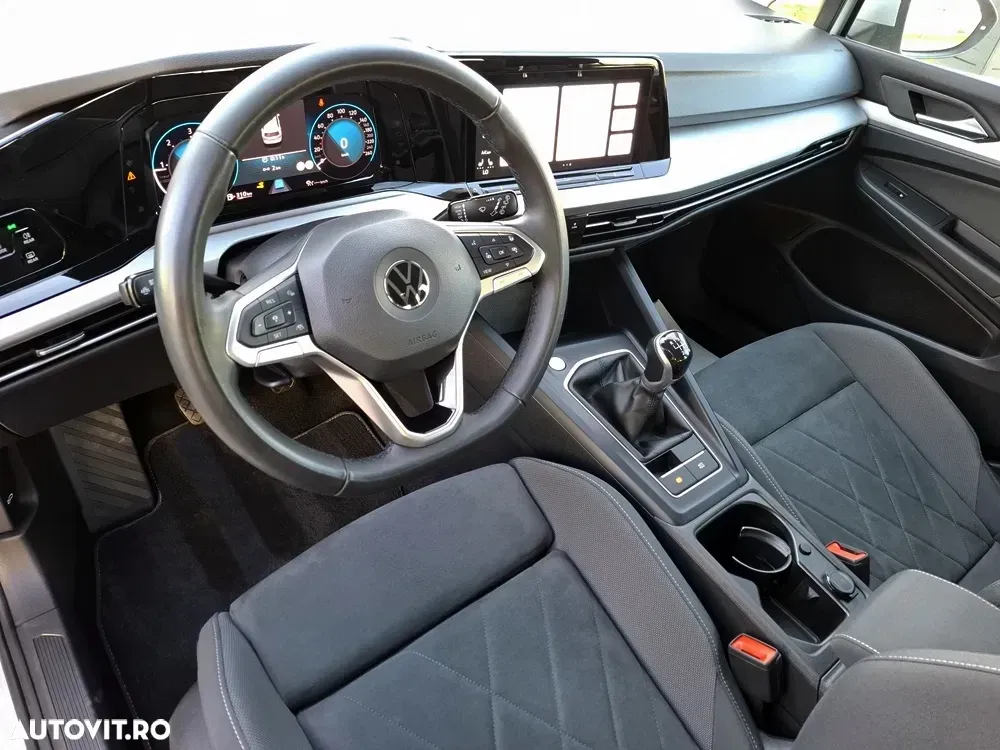Volkswagen Golf VIII — imagine 3