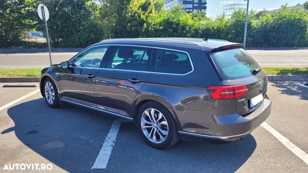 Volkswagen Passat B8 2.0 TDI DSG 4Motion R Executive — imagine 3