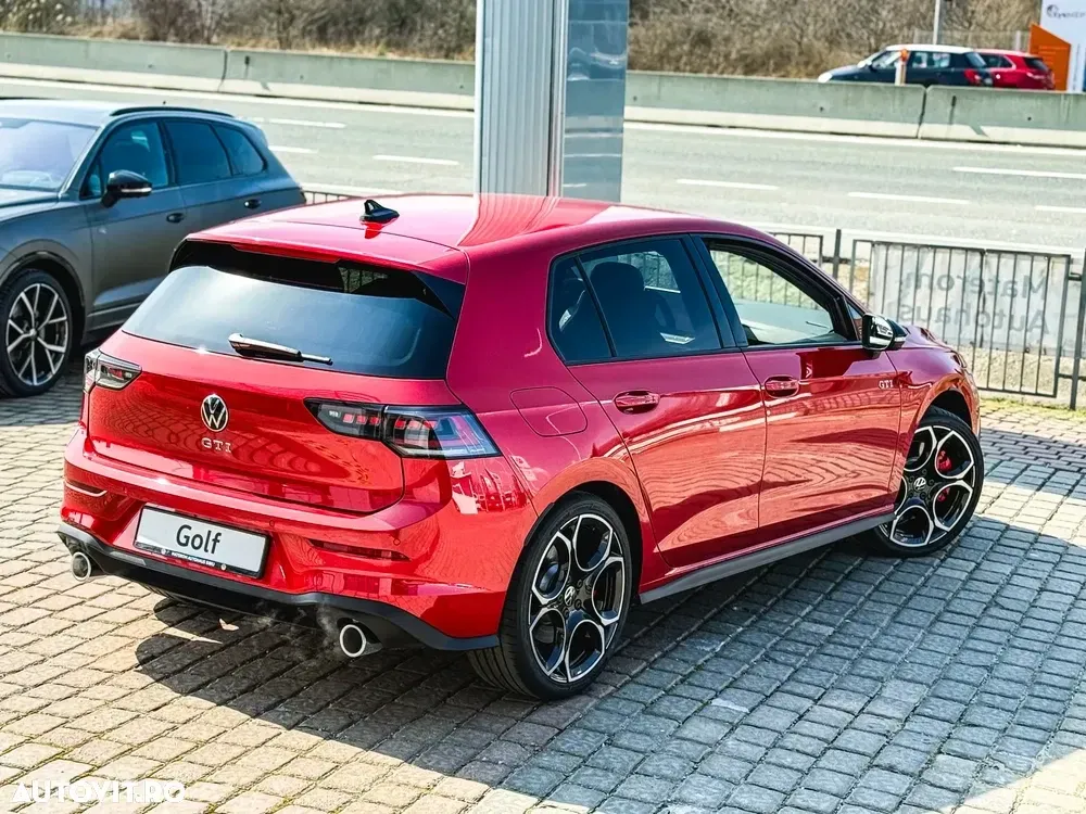 Volkswagen Golf — imagine 5
