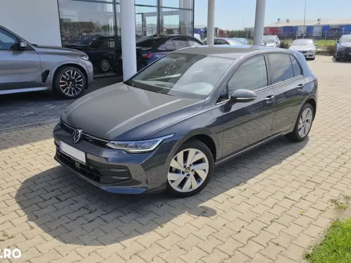 Volkswagen Golf VIII 1.5 TSI Advanced