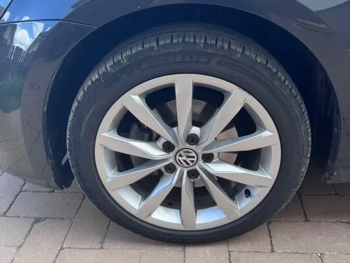 Volkswagen Golf VII