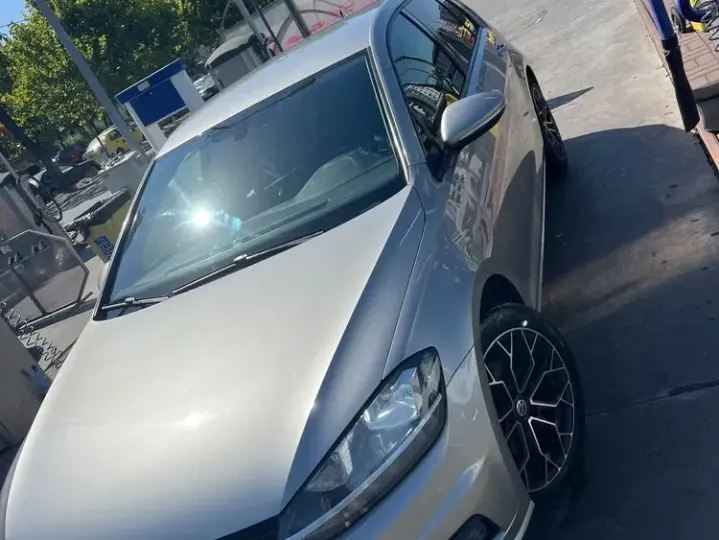 Volkswagen Golf VII 1.6 TDI Highline