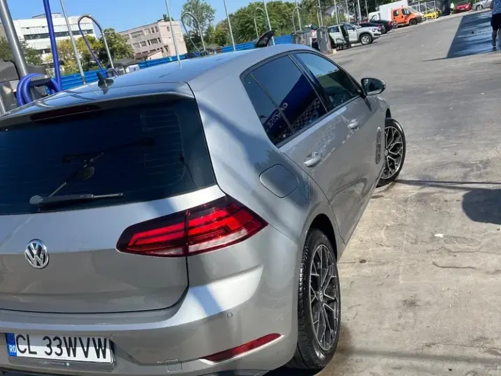Volkswagen Golf VII 1.6 TDI Highline