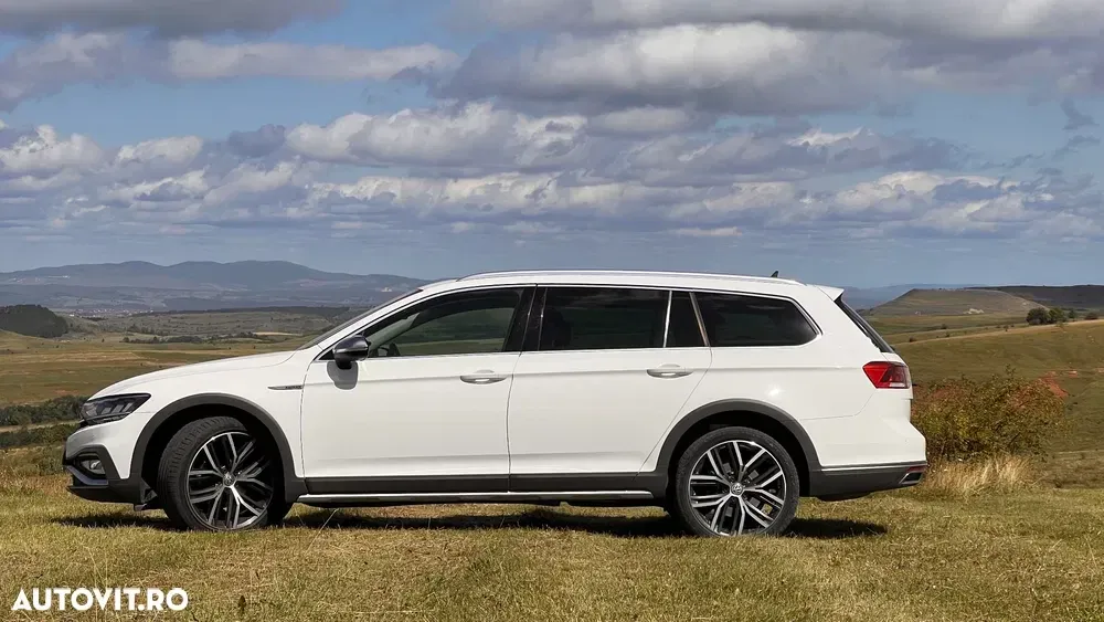 Volkswagen Passat Alltrack B8 2.0 TDI DSG 4Motion — imagine 3