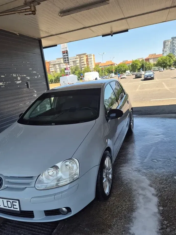 Volkswagen Golf V 1.9 TDI Individual — imagine 5