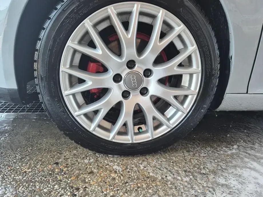 Volkswagen Golf V 1.9 TDI Individual — imagine 4