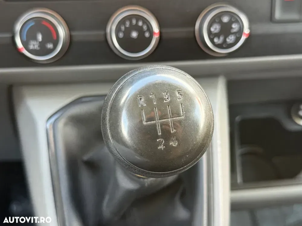 Volkswagen Transporter T6 California T6.1 Beach Tour — imagine 5