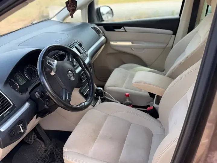 Volkswagen Sharan II 2.0 TDI DSG BlueMotion Technology Comfortline