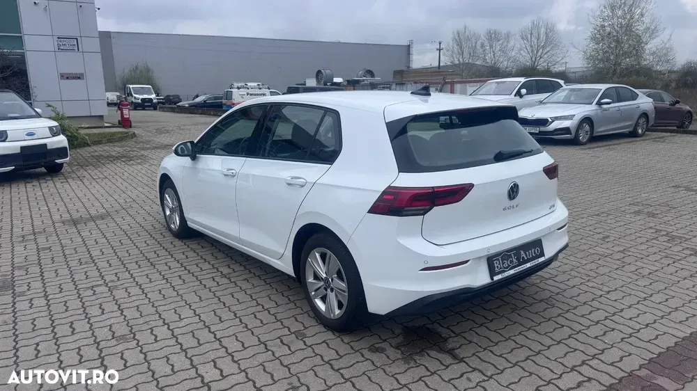 Volkswagen Golf VIII — imagine 4