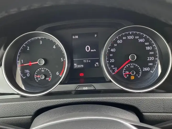 Volkswagen Golf VII 2.0 TDI DSG Comfortline