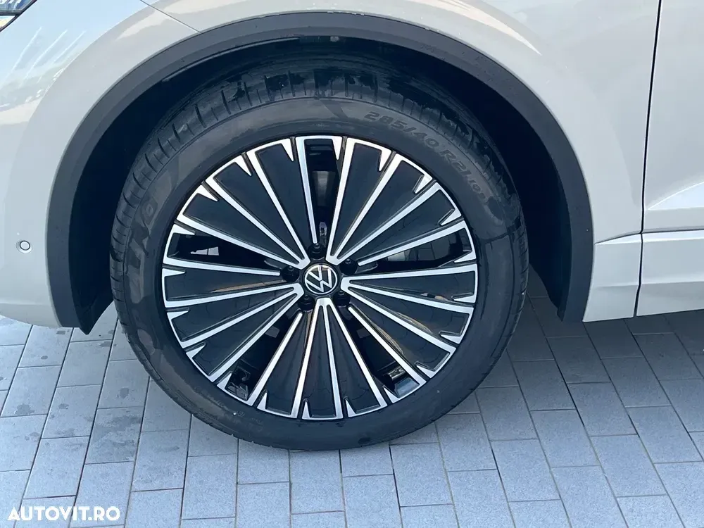 Volkswagen Touareg III V6 TDI 4MOTION Elegance — imagine 4