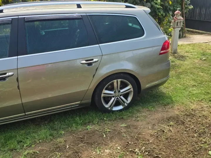 Volkswagen Passat B7 2.0 TDI 4Motion BlueMotion Technology DSG Highline