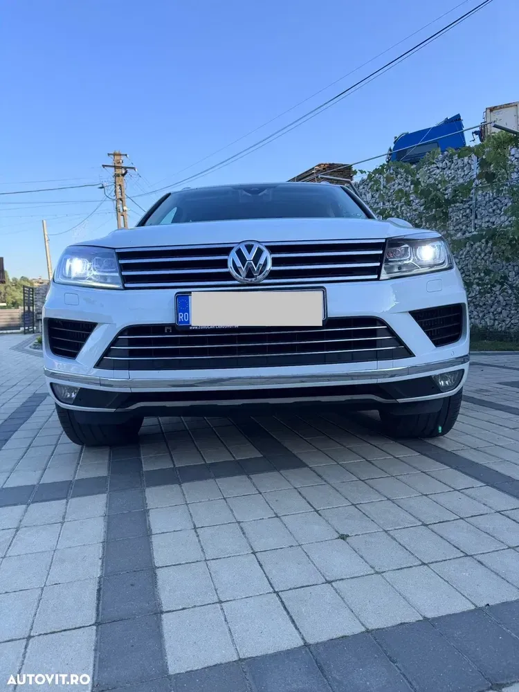 Volkswagen Touareg III 3.0 V6 TDI SCR Blue Motion DPF Automatik Terrain Tech Executive Edition — imagine 4
