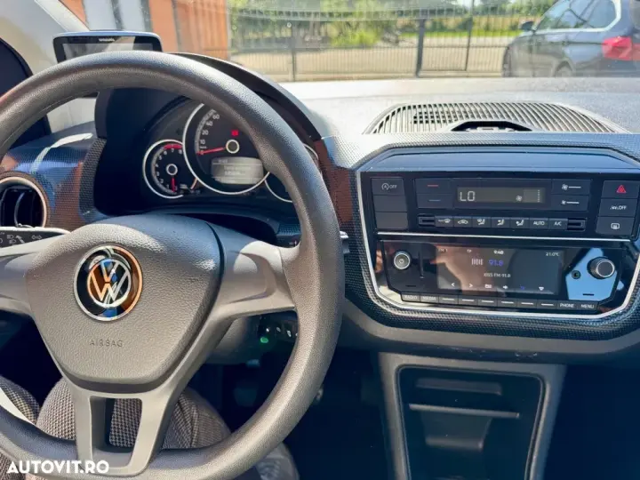 Volkswagen up! 1.0 MPI Take