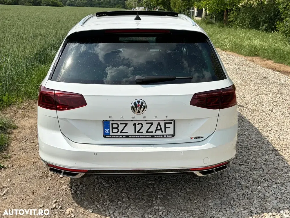 Volkswagen Passat B8 2.0 TDI SCR 4Motion DSG Elegance — imagine 4