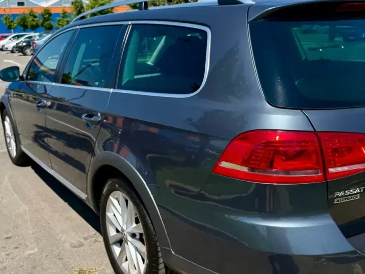 Volkswagen Passat B7 2.0 TDI Blue TDI DSG Comfortline