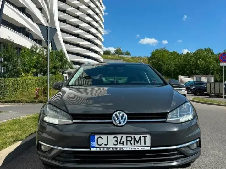 Volkswagen Golf VII 1.6 TDI Sound