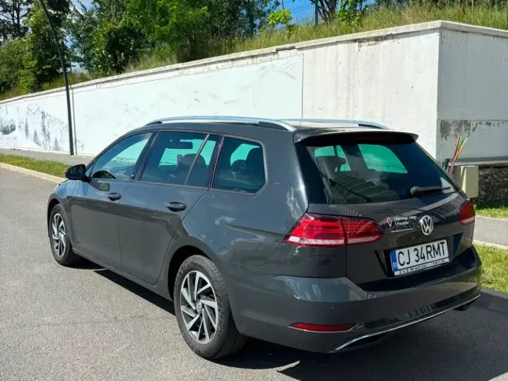 Volkswagen Golf VII 1.6 TDI Sound