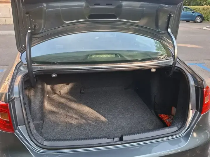 Volkswagen Jetta 1.6 TDI DPF Comfortline