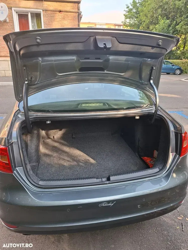 Volkswagen Jetta 1.6 TDI DPF Comfortline — imagine 5
