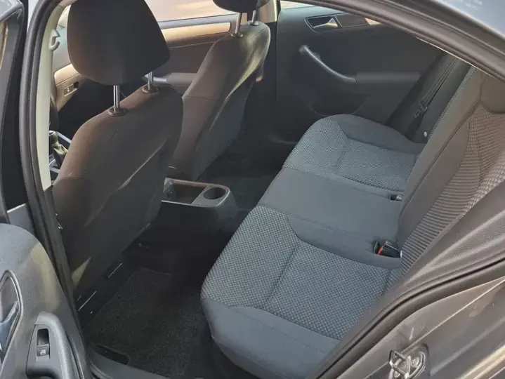 Volkswagen Jetta 1.6 TDI DPF Comfortline