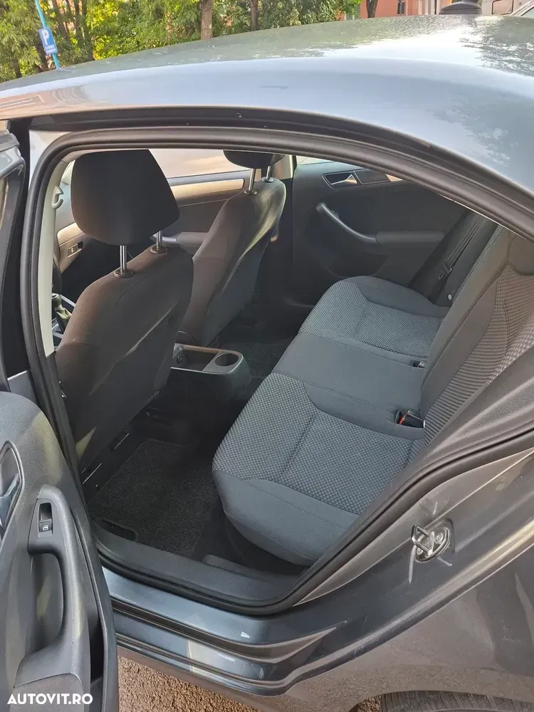 Volkswagen Jetta 1.6 TDI DPF Comfortline — imagine 3