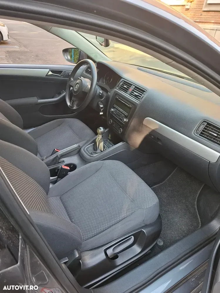 Volkswagen Jetta 1.6 TDI DPF Comfortline — imagine 4