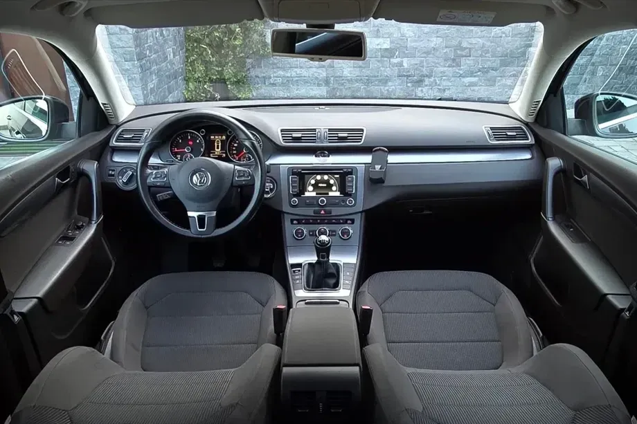 Volkswagen Passat 2.0 TDI BlueMotion Technology Business Edition — imagine 5