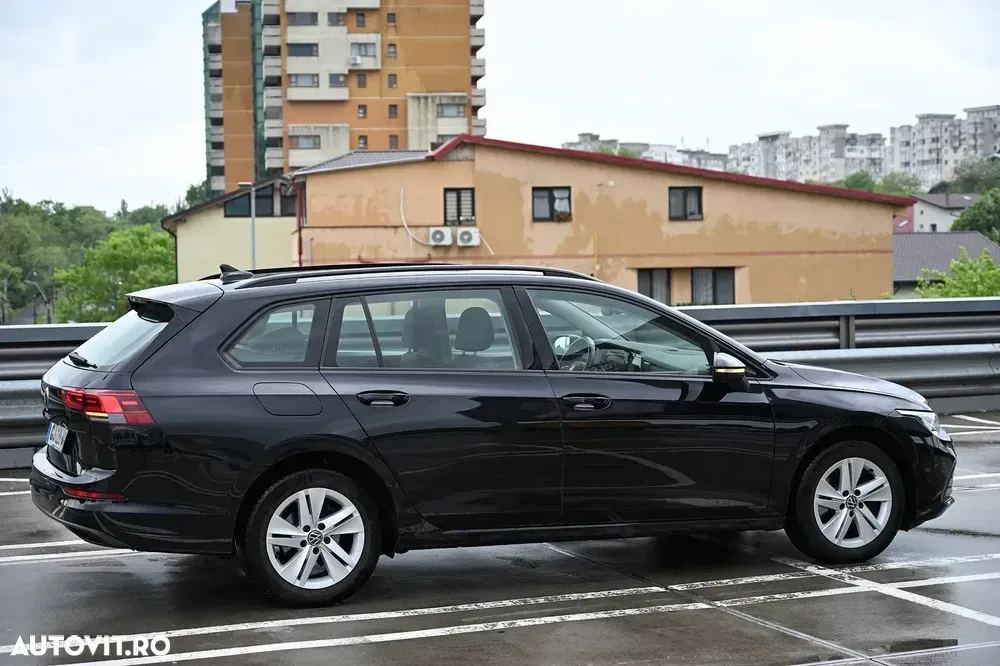 Volkswagen Golf VIII 2.0 TDI DSG Life — imagine 3