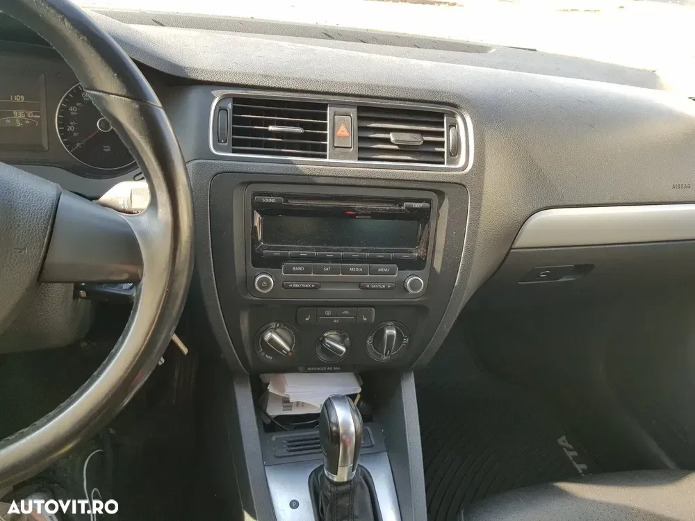 Volkswagen Jetta — imagine 6