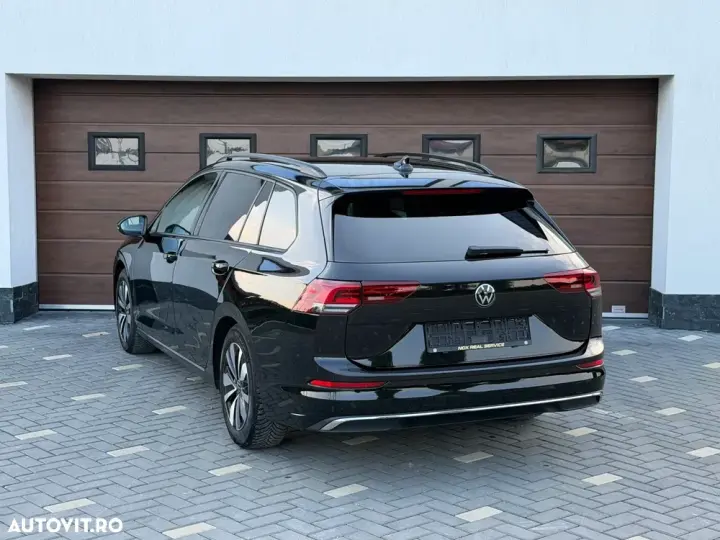 Volkswagen Golf VIII 1.5 eTSI OPF DSG Goal