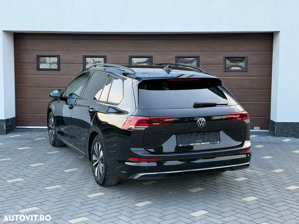 Volkswagen Golf VIII 1.5 eTSI OPF DSG Goal — imagine 4