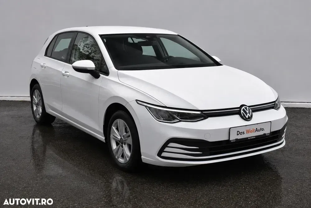 Volkswagen Golf VIII 1.0 eTSI DSG MHEV Life — imagine 2