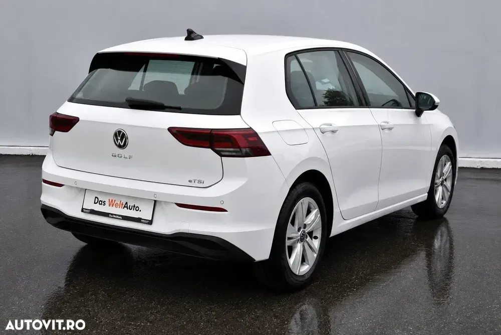 Volkswagen Golf VIII 1.0 eTSI DSG MHEV Life — imagine 3