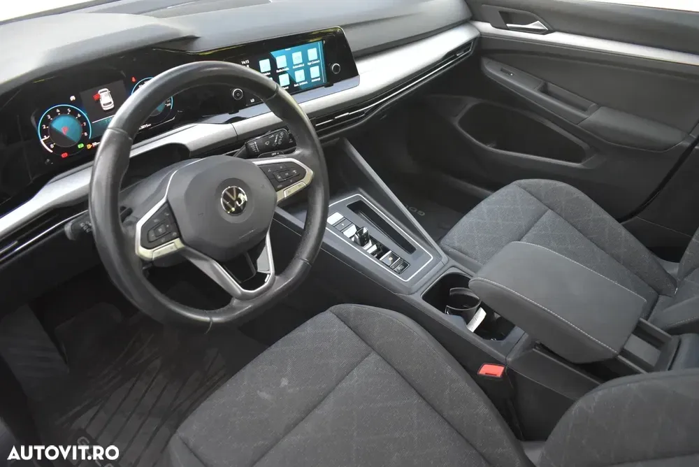 Volkswagen Golf VIII 1.0 eTSI DSG MHEV Life — imagine 6