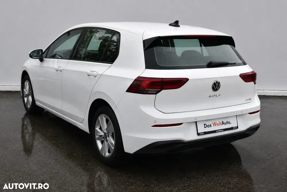 Volkswagen Golf VIII 1.0 eTSI DSG MHEV Life — imagine 4