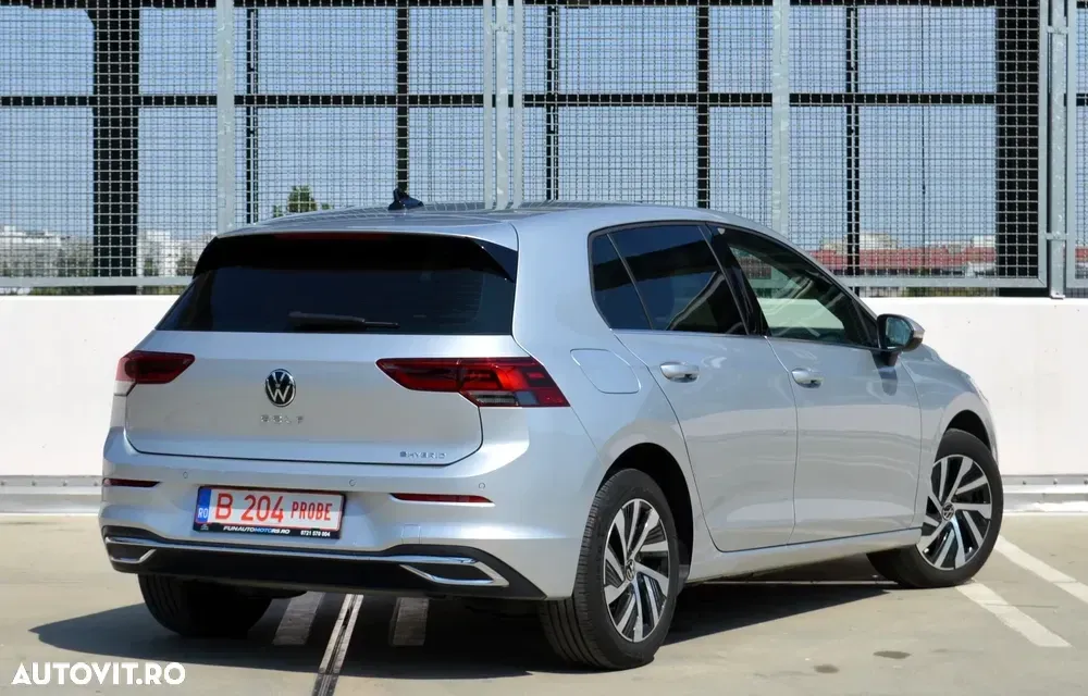 Volkswagen Golf VIII 1.4 eHybrid OPF DSG Style — imagine 3