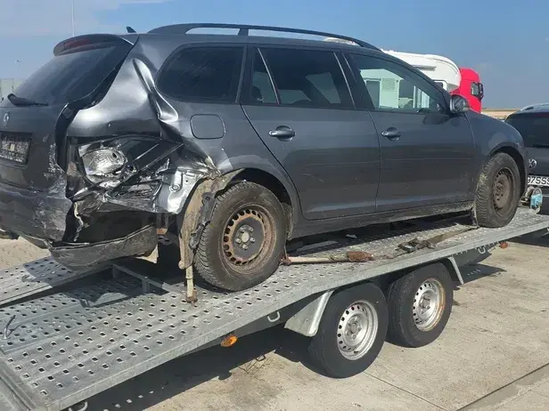Volkswagen Golf VI 1.6 TDI BlueMotion Technology DPF Highline DSG
