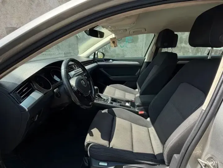 Volkswagen Passat B7 2.0 TDI DSG Comfortline