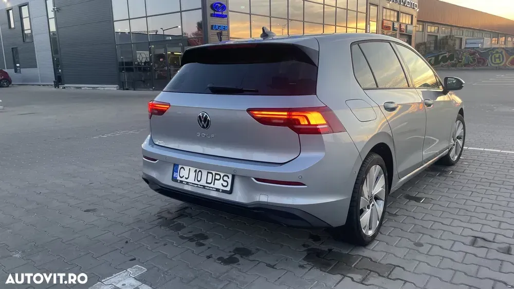 Volkswagen Golf VIII 1.5 TSI Life — imagine 3