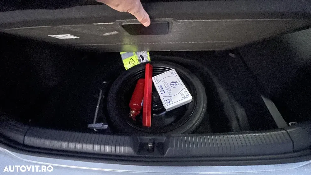 Volkswagen Golf VIII 1.5 TSI Life — imagine 5