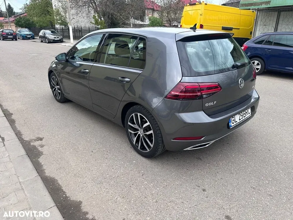Volkswagen Golf 2.0 BlueTDI DSG Highline — imagine 3